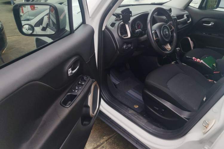 Used Jeep Renegade 2017 180T Automatic Jingneng Edition Driver Seat