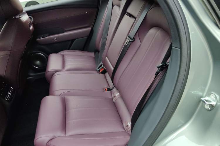 Used VOYAH FREE 2025 Model FREE+ Four-Wheel-Drive Qiankun Edition Left Rear Seat