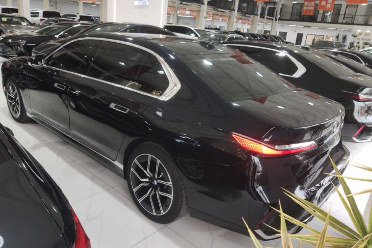 Used BMW 7 Series 2023 735Li M Sport Package Rear Left 45 Deg