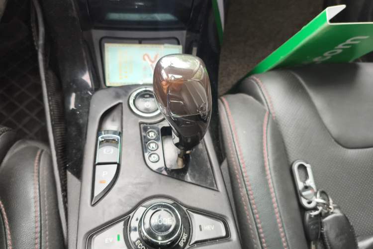 Used BYD Qin New Energy 2014 1.5T Cool Black Knight Flagship Model
