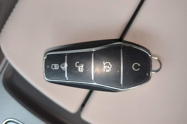 Used BYD Tang New Energy 2025 Intelligent Driving Version DM-i 115KM Flagship Edition Vehicle Key