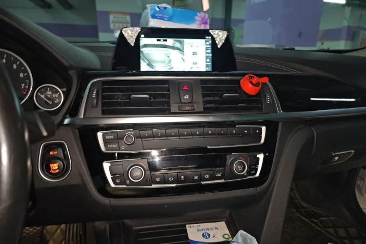 Used BMW 3 Series 2018 320Li Fashion Model Audio And AC Panel