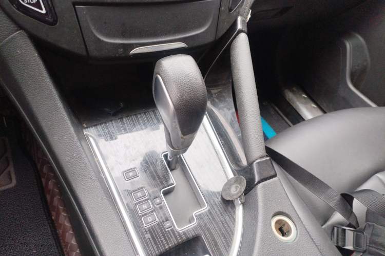 Used Dongfeng Aeolus AX7 2016 2.0L Automatic Zhiyi Trim Gear Lever