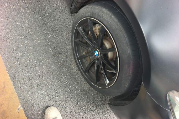 Used BMW 5 Series 2014 530Li Leading Model
