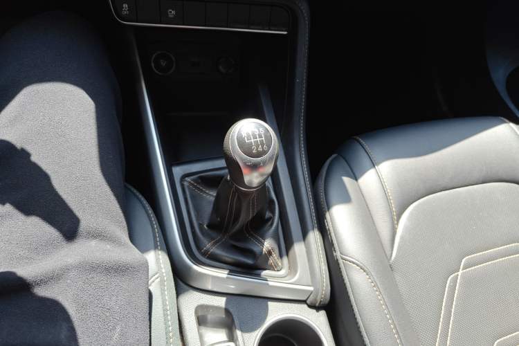 Used JAC Group Refine S4 2019 1.5T Manual Overdrive Model Gear Lever