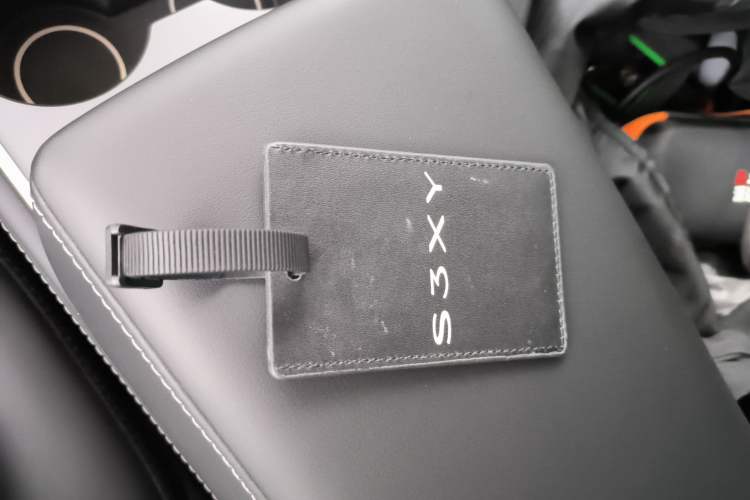 Used Tesla Model Y 2023 Long-Range All-Wheel-Drive Version