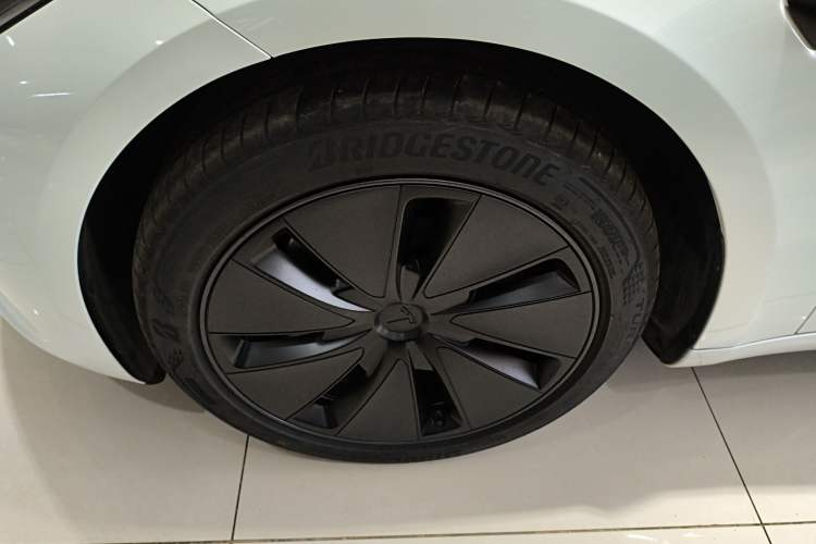 Used Tesla Model 3 2025 Rear-Wheel-Drive Version

