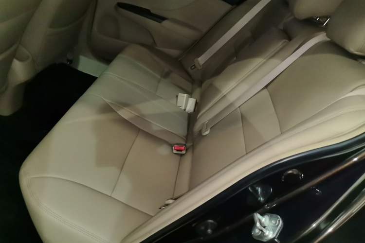 Used Honda Crider 2015 1.8L automatic luxury edition
