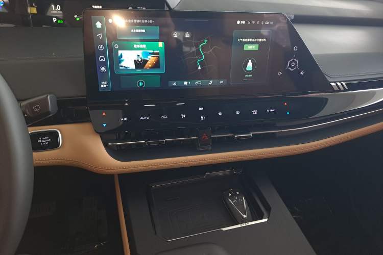 Used Changan UNI-K 2024 2.0T Two-Wheel Drive Global Edition
