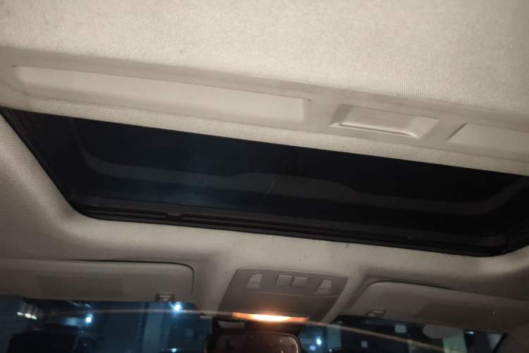 Used Buick Regal 2014 2.4L SIDI Luxury Fashion Edition Headliner