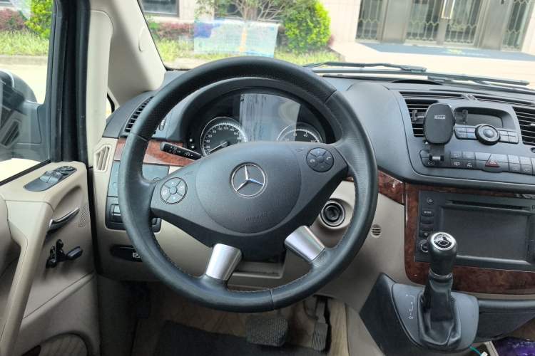 Used Mercedes-Benz Viano 2013 3.0L Navigator Edition