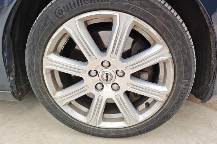 Used Volvo V40 2017 T3 Zhiya Edition
