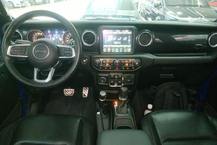 Used Jeep Wrangler 2022 2.0T High Altitude Four-Door Edition Center Console