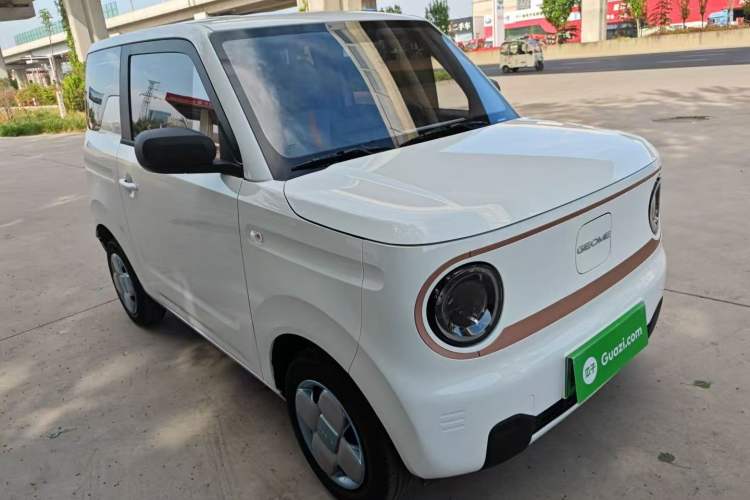 Used Geely Galaxy Panda 2024 Panda Mini 200km Endurance Bear Front Right 45 Deg