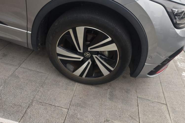 Used Volkswagen Tiguan X 2023 380TSI Four-Wheel Drive Flagship Edition Right Front Wheel Hub