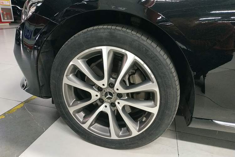 Used Mercedes-Benz E-Class 2020 Facelift E 260 L