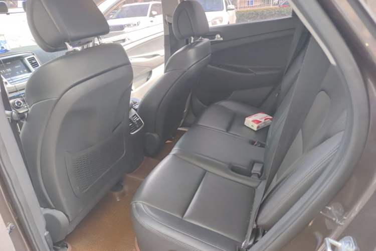 Used Hyundai Tucson 2015 1.6T Dual-Clutch Two-Wheel-Drive Smart Model
