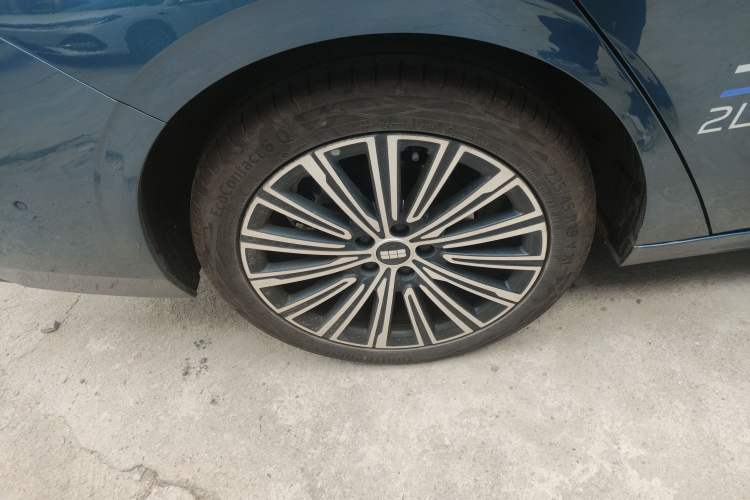 Used Geely Galaxy A7 2025 Model EM-i 150km Starship Edition Right Rear Wheel Hub