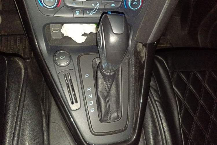 Used Ford Focus 2017 Hatchback 1.6L Automatic Fashion Edition Smart Drive Version
