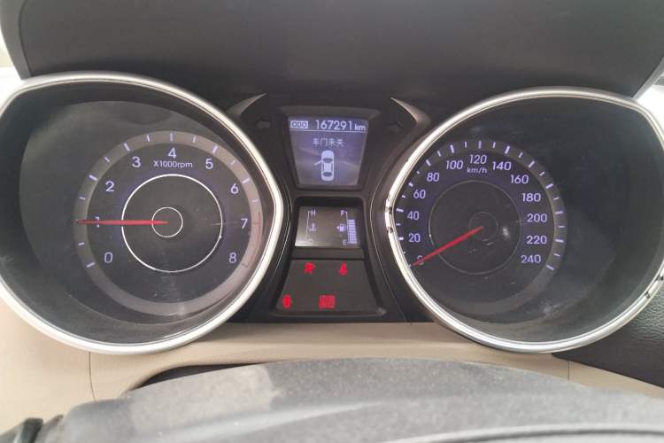 Used Hyundai Elantra (5th Generation / Langdong) 2012 1.6L Manual Leading Model