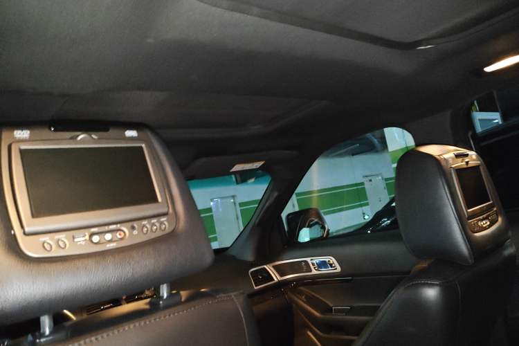 Used Ford Explorer 2013 3.5L Deluxe Model
