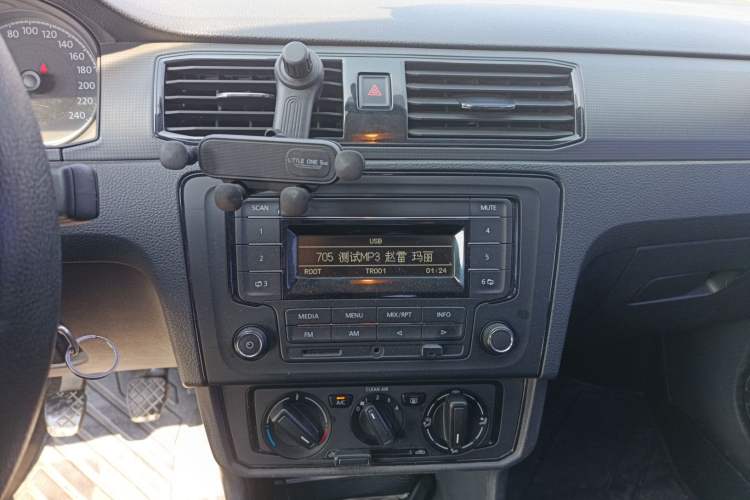 Used Volkswagen Santana 2019 1.5L Manual Fashion Edition China VI Standard
