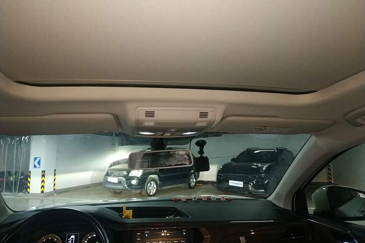 Used Volkswagen Tharu 2020 280TSI Two-Wheel Drive Luxury Plus Version China VI Standard Headliner