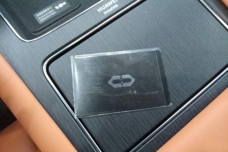 Used Hima AITO M8 2025 Model Pure Electric Max+ Six-Seat Four-Wheel-Drive Version
