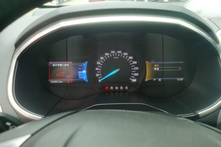 Used Ford Edge 2016 EcoBoost 245 Two-Wheel-Drive Titanium 7-Seater
