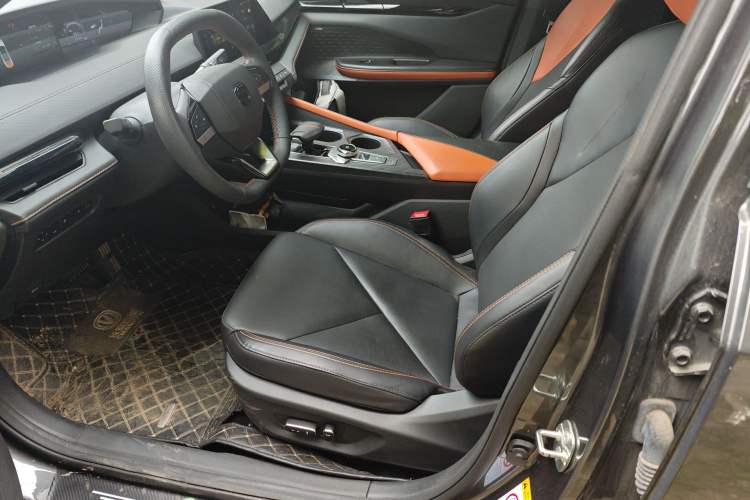 Used CHANGAN UNI-V iDD 2023 ZhiDian iDD 1.5T 113km Smart & Fun Version