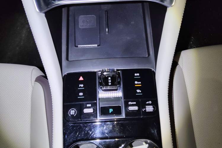 Used BYD Song PLUS New Energy 2025 EV Smart Drive Edition 605km Flagship Model Gear Lever