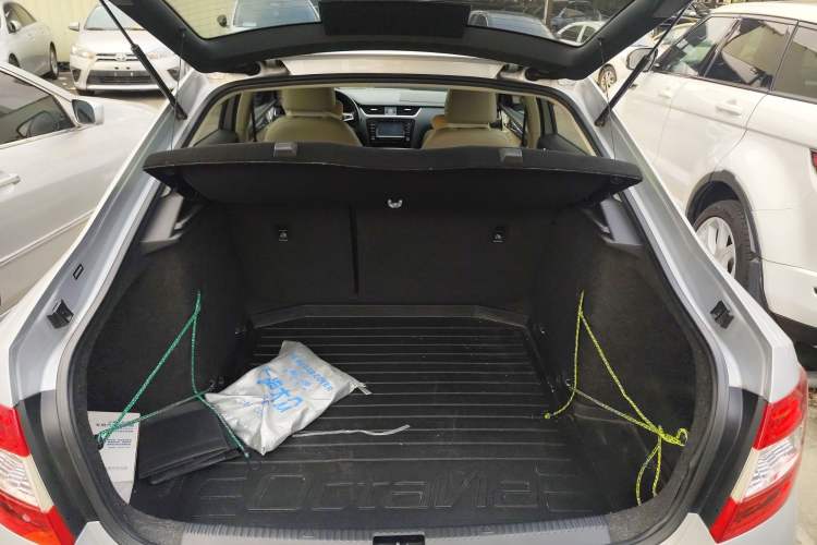 Used Skoda Octavia 2015 1.4TSI DSG Yijun Edition Trunk