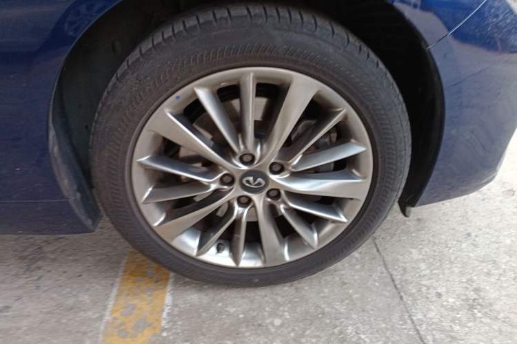 Used Infiniti Q50L 2018 2.0T Enjoyment Version China V Standard
