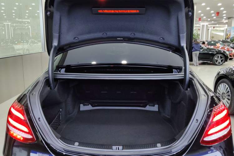 Used Mercedes-Benz E-Class 2020 E 300 L Sport Luxury Edition Trunk