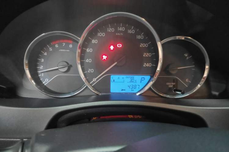 Used Toyota Levin 2017 Revised 185T CVT Elite Edition China V Standard Instrument Cluster