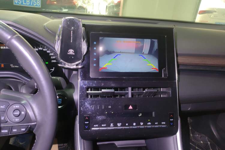 Used Toyota Avalon 2023 2.0L Premium Edition
