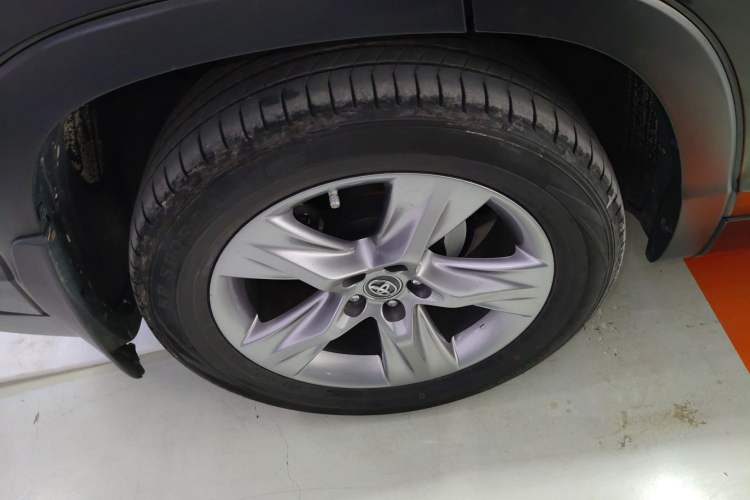 Used Toyota Highlander 2018 2.0T Four-Wheel Drive Luxury Version 7 Seats China VI Standard