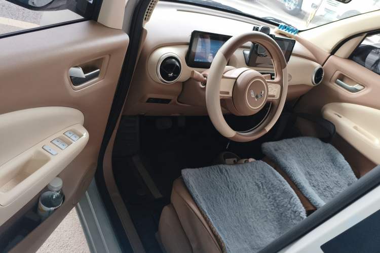 Used Wuling Hongguang MINIEV 2025 Four-Door Version Zhenxiang+ Edition Driver Seat