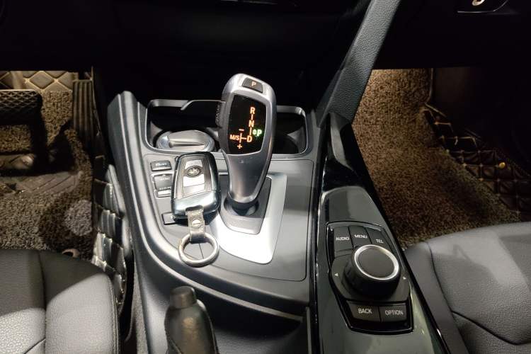 Used BMW 3 Series 2017 320Li Fashion Model
