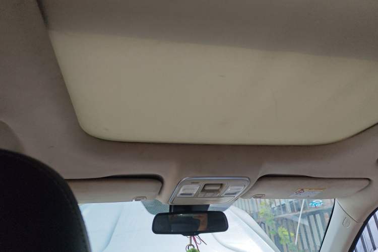 Used Geely Auto Emgrand X7 Sport 2016 1.8TD Automatic Smart Model Headliner