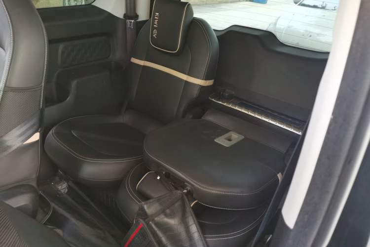 Used Baojun KiWi EV 2021 Artist Model Lithium Iron Phosphate
