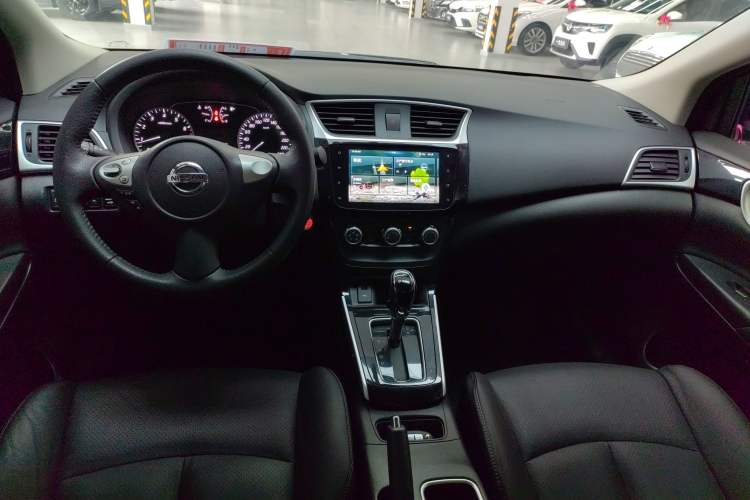 Used Nissan Sylphy 2019 1.6XV CVT Smart Connect Luxury Edition China VI Standard Center Console