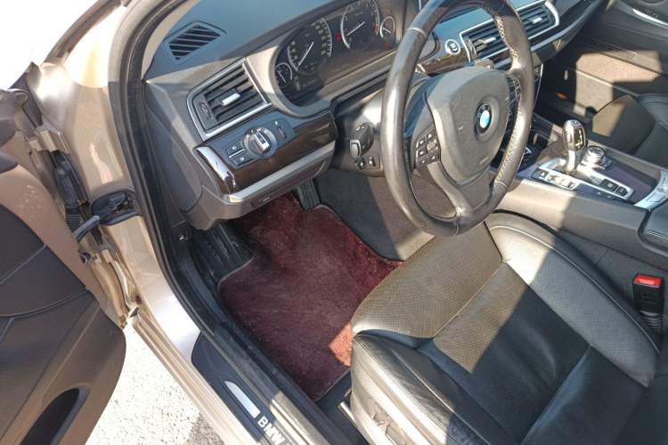 Used BMW 5 Series GT 2011 535i xDrive Luxury Edition Driver Seat
