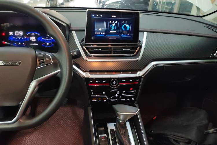 Used Venucia T60 2020 1.6L CVT Smart Drive Version China VI Standard
