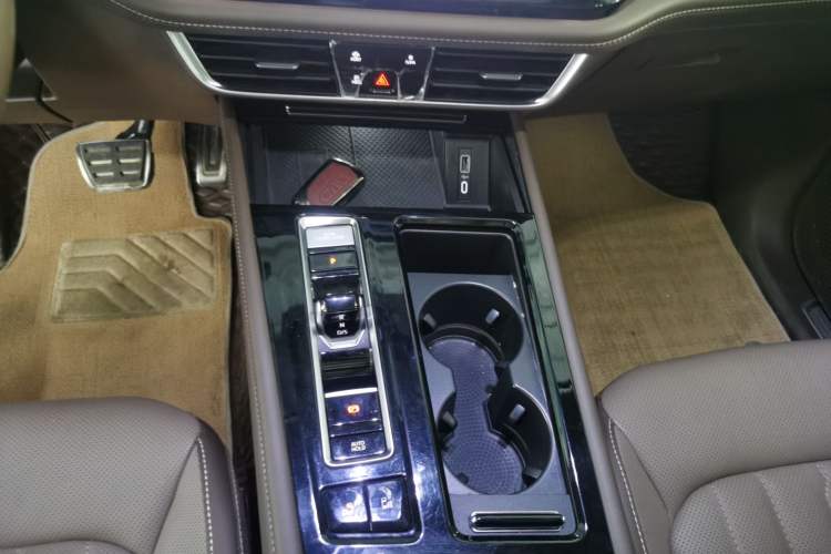 Used Volkswagen Viloran 2023 380TSI Luxury Edition
