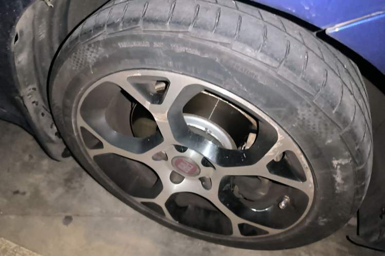 Used Fiat Ottimo 2014 1.4T Automatic Sport Edition Right Front Wheel Hub