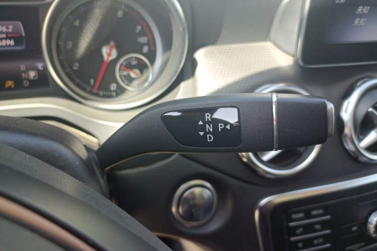 Used Mercedes-Benz GLA 2018 GLA 200 Sport Edition Gear Lever