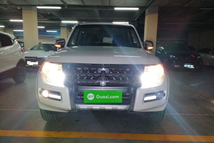 Used Mitsubishi Pajero 2015 3.0L Automatic Elite Edition China V Standard