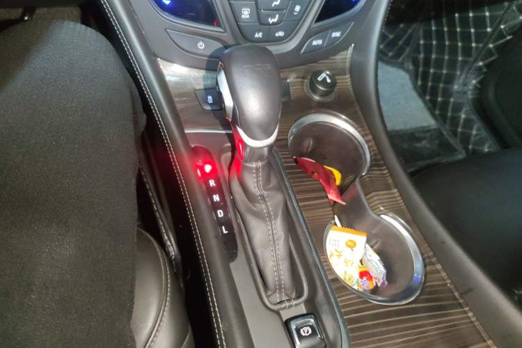 Used Buick Envision 2018 20T Two-Wheel-Drive Elite Model Gear Lever