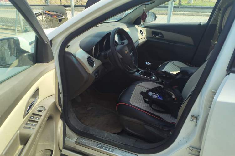 Used Chevrolet Cruze 2015 1.5L Classic SE MT Driver Seat